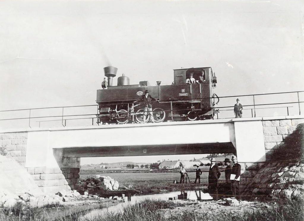 Bau der Eisenbahnbrücke Kiensaß um 1900 Bau der Eisenbahnbrücke Kiensaß um 1900